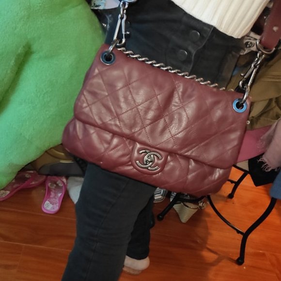 CHANEL Coco Pleats Bag Burgundy - Picture 14 of 16